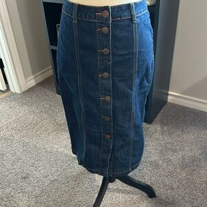 Calf length denim skirt, button down